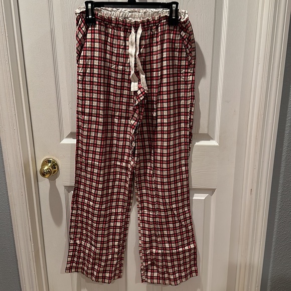 Victoria’s Secret 3 pc set plaid pajamas cotton shirt/pants (s) & large slippers - Picture 5 of 9